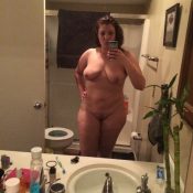 Chubby MILF takes selfshot of her natural tits